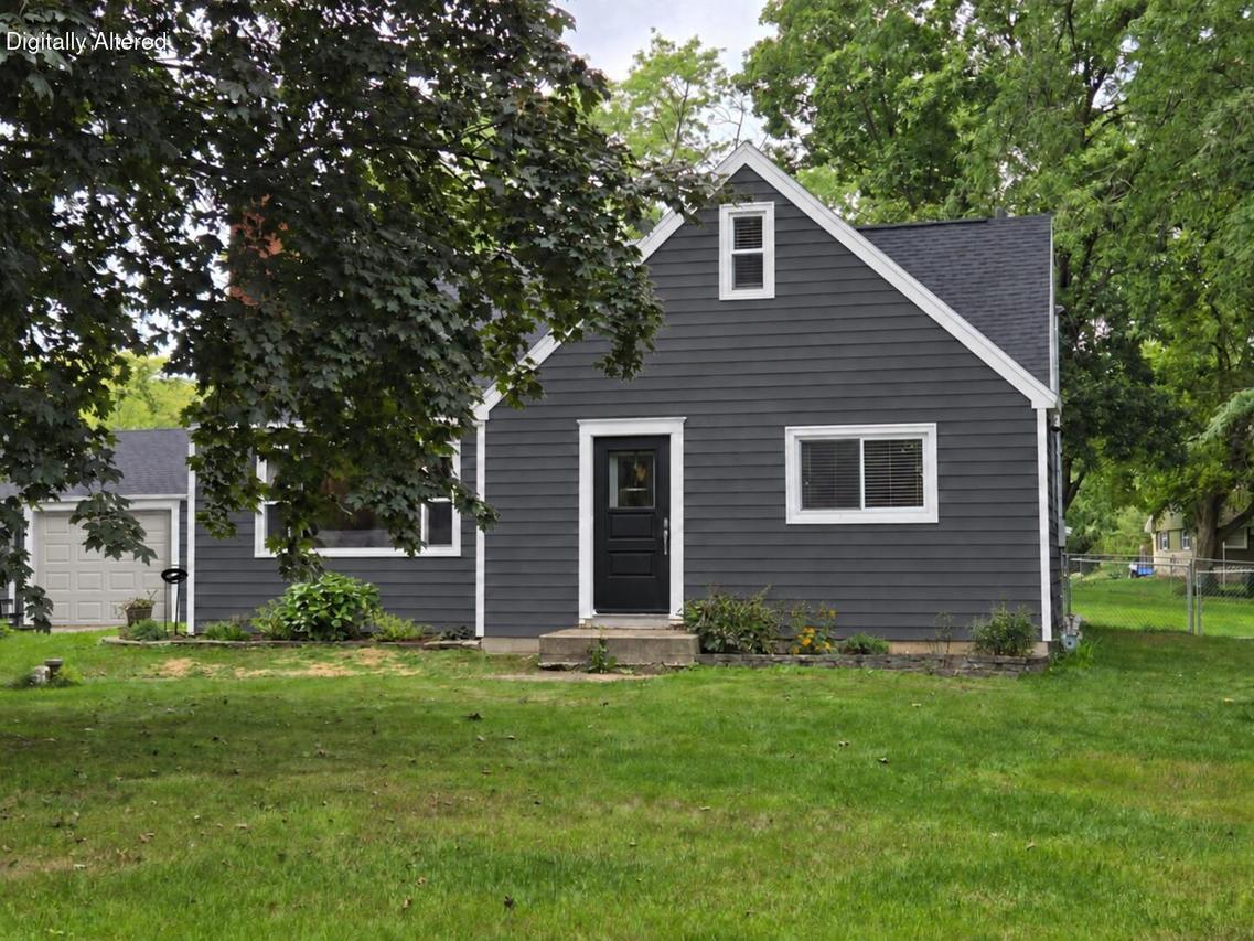 11904 W Oakwood Dr, Franklin, WI 53132