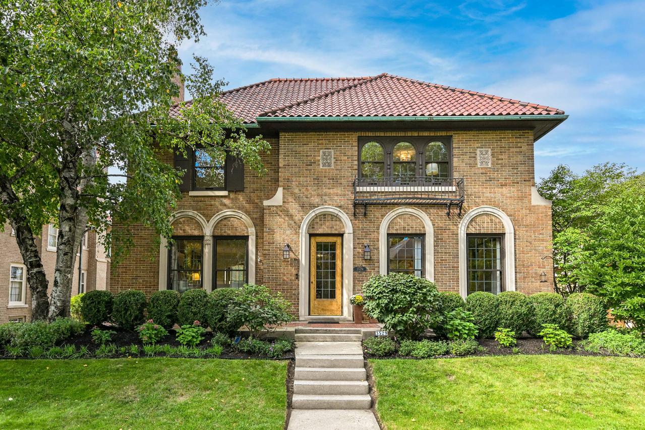 3529 N Summit Ave, Shorewood, WI 53211