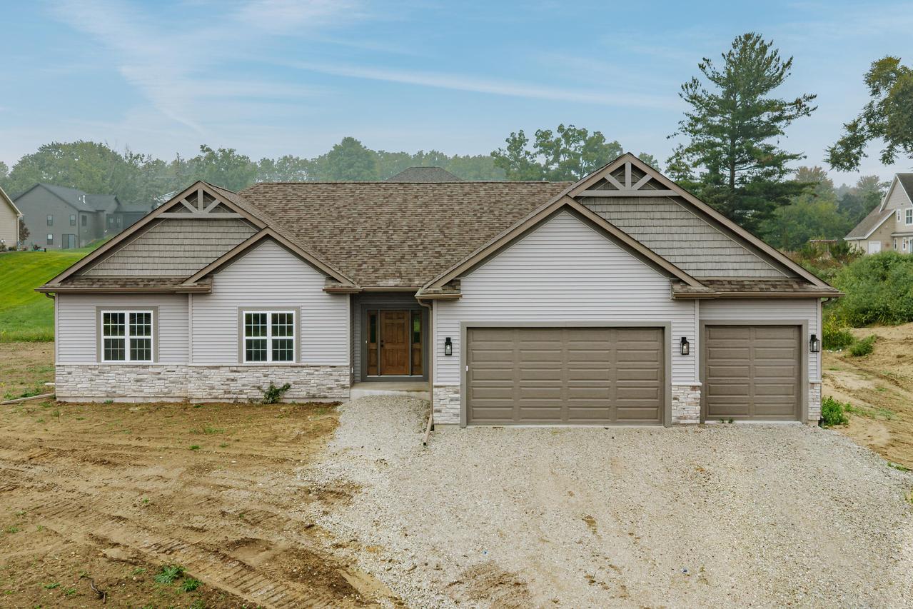 30625 Jeffrey Dr, Burlington, WI 53105