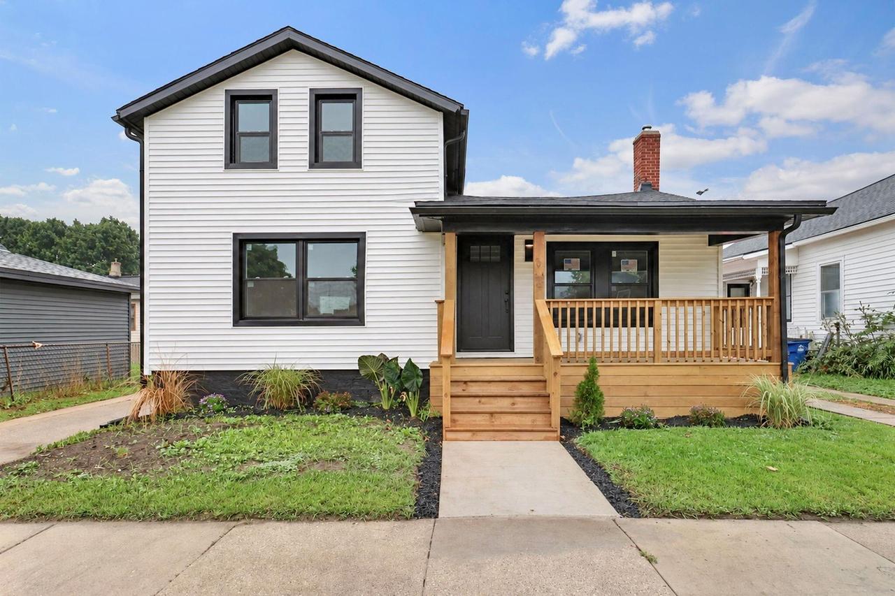 1236 Grand Ave, Racine, WI 53403