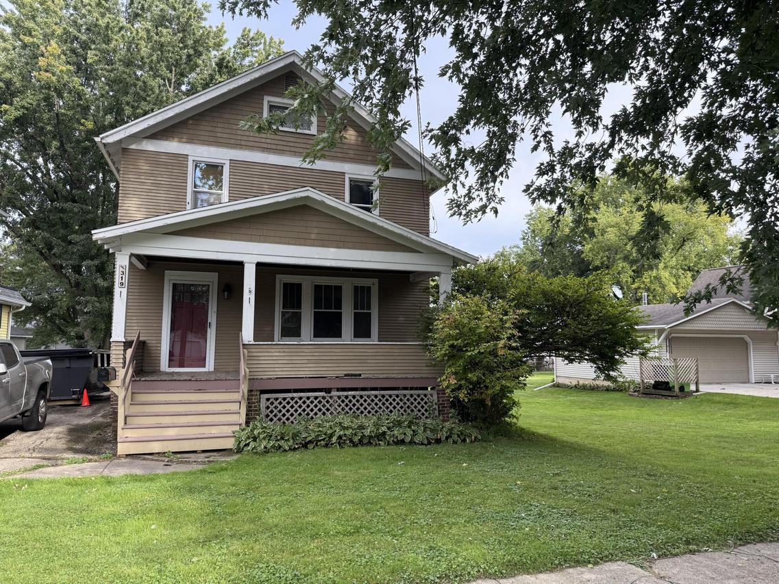 319 York St, Beaver Dam, WI 53916