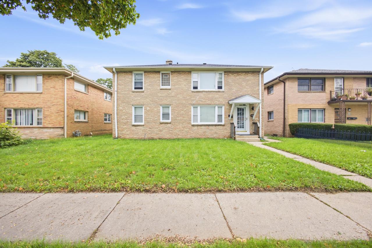 6826 W Congress St #6828, Milwaukee, WI 53218