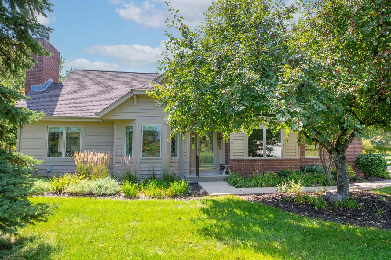 10820 N Essex Dr, Mequon, WI 53092