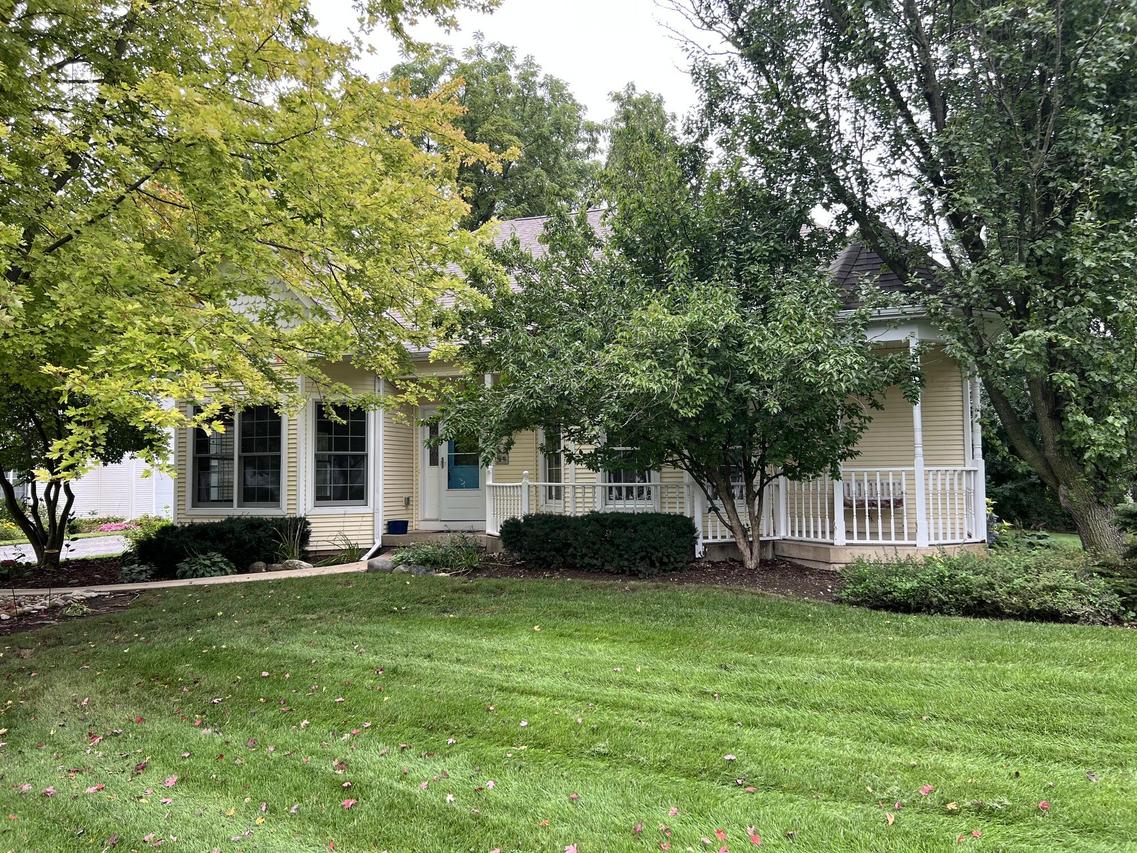 951 S Lake Shore #6, Lake Geneva, WI 53147