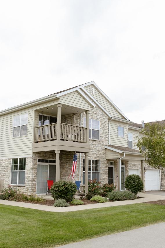 N17W26522 Meadowgrass Cir #B, Pewaukee, WI 53072