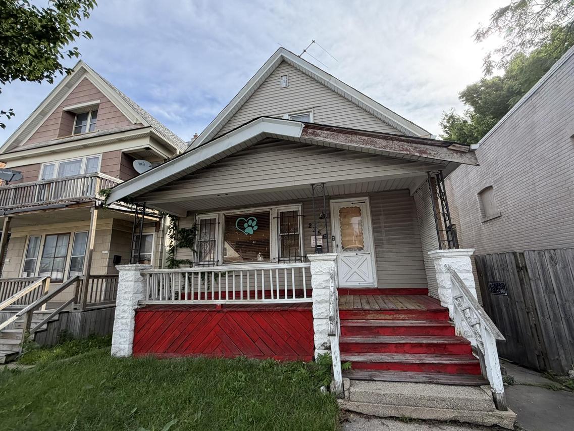 2356 S 13th St, Milwaukee, WI 53215
