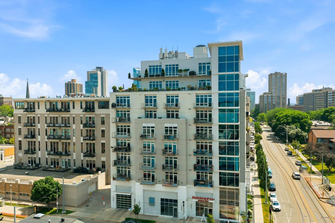 601 E Ogden Ave #504, Milwaukee, WI 53202