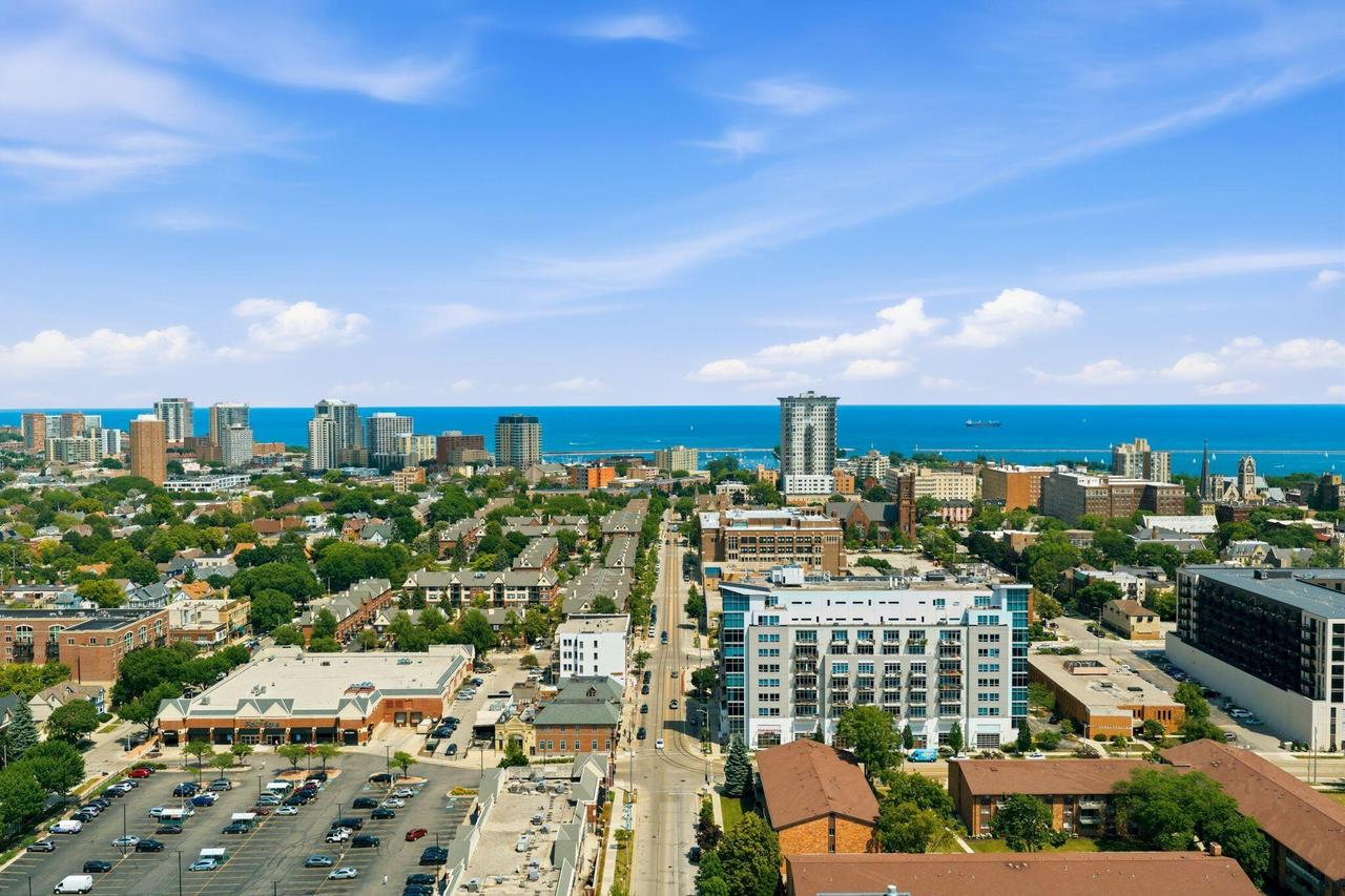 601 E Ogden Ave #504, Milwaukee, WI 53202