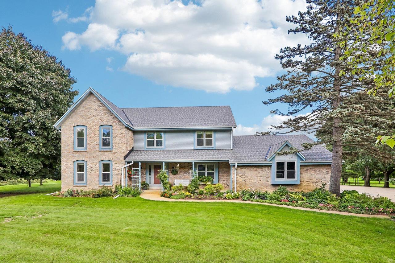 W284N3580 Old North Shore, Delafield, WI 53072