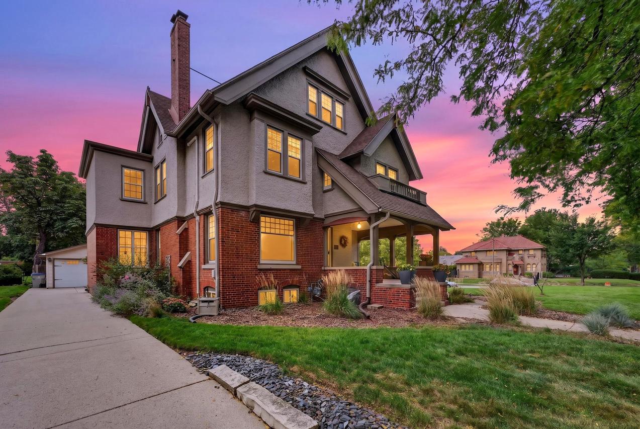3223 W Highland Blvd, Milwaukee, WI 53208