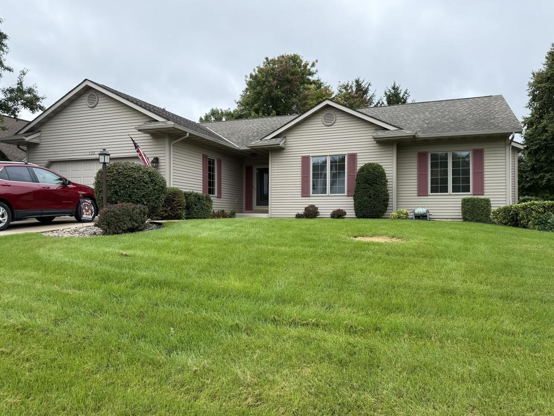 732 Sunnyview Dr, Mount Pleasant, WI 53406