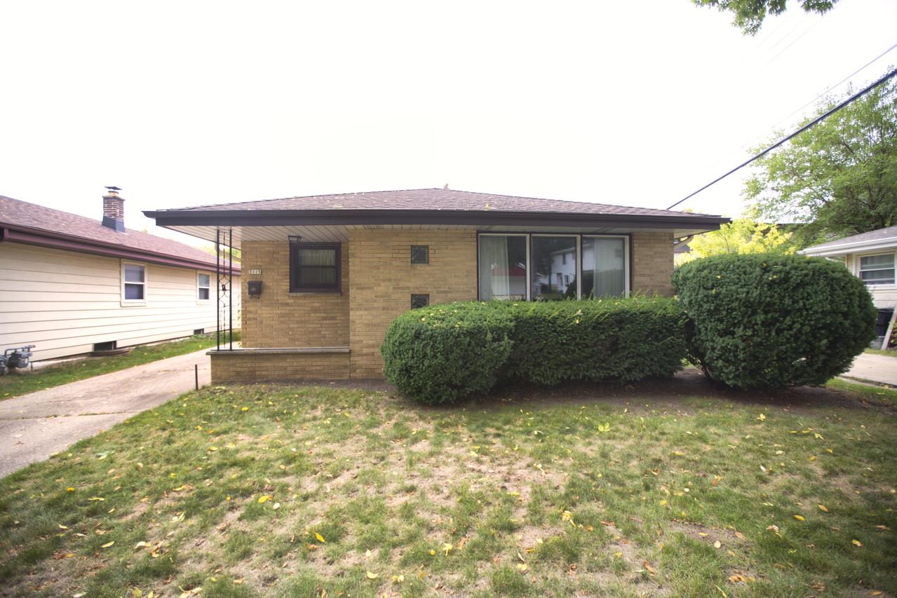 3115 S 95th St, Milwaukee, WI 53227