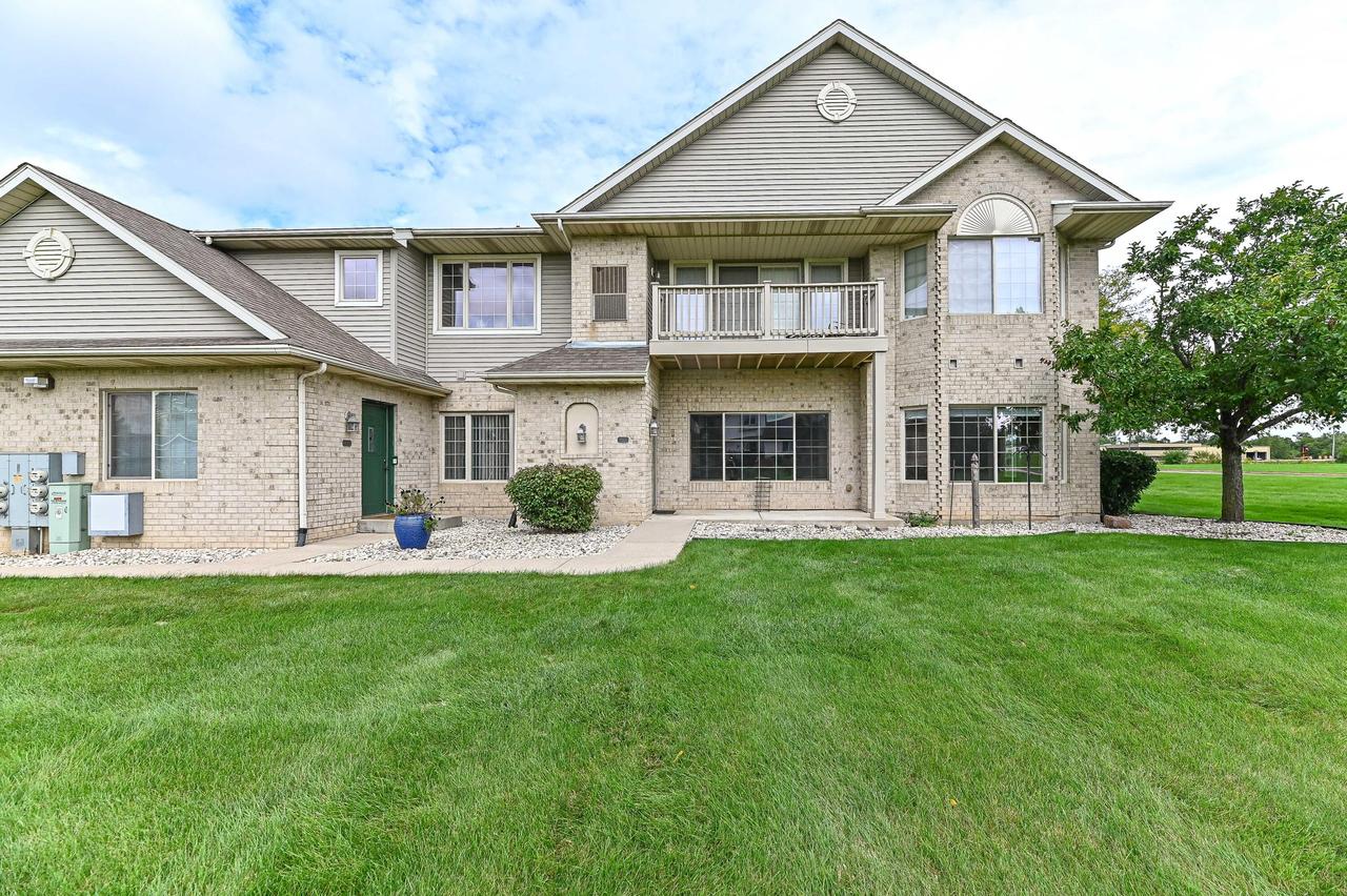 6815 53rd St #161, Kenosha, WI 53144