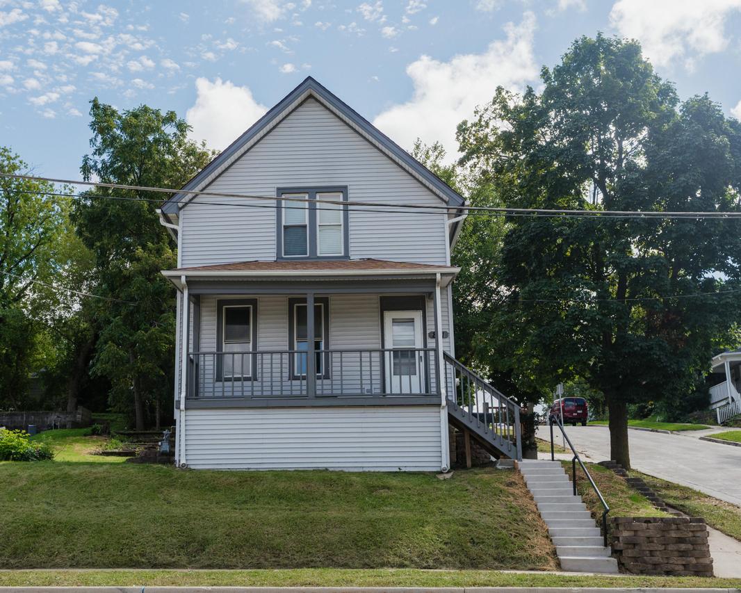 801 E Main St, Waukesha, WI 53186