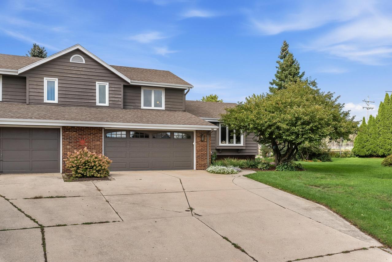 8597 N Meadowside Ct, Brown Deer, WI 53223