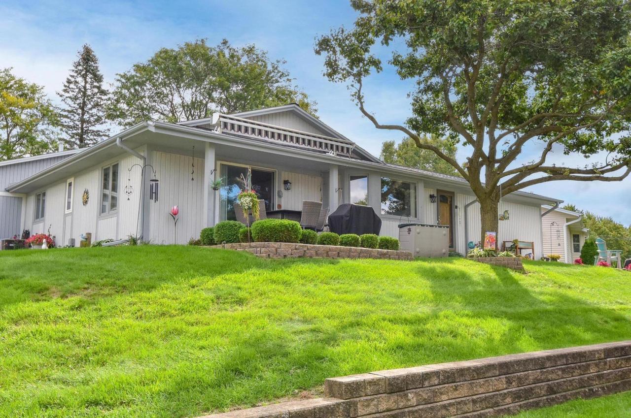 731 Tamarack Dr, West Bend, WI 53095