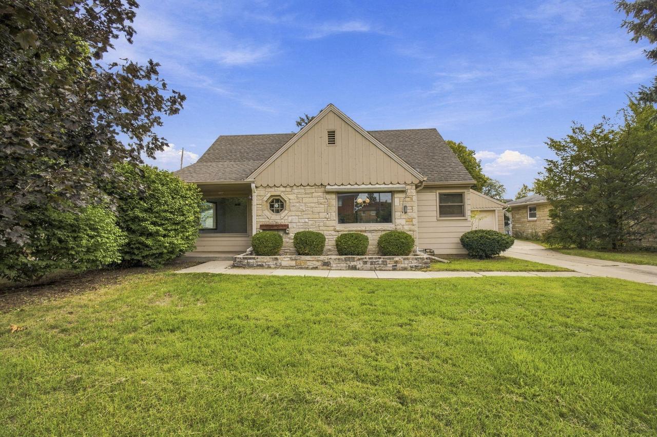 5544 N 26th St, Milwaukee, WI 53209