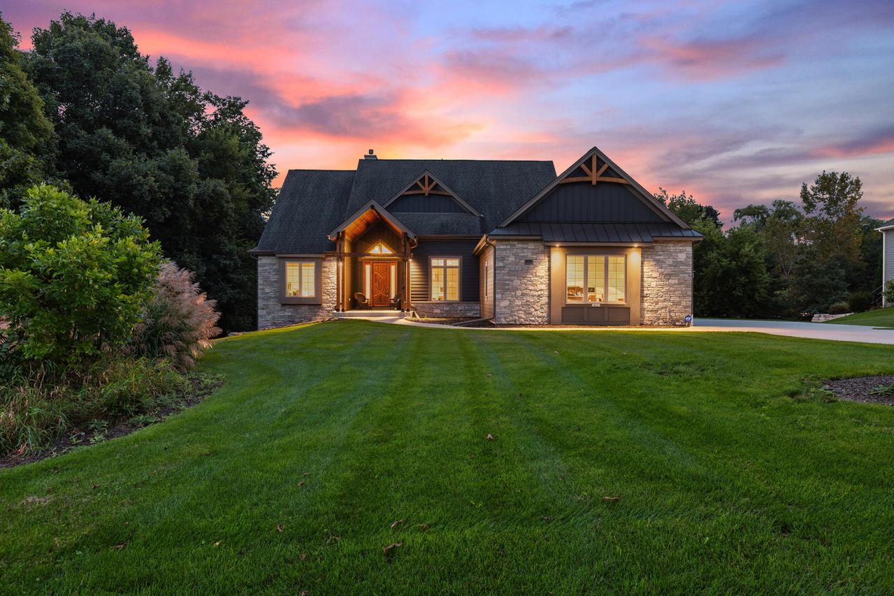 18425 Patti Ln, Brookfield, WI 53045