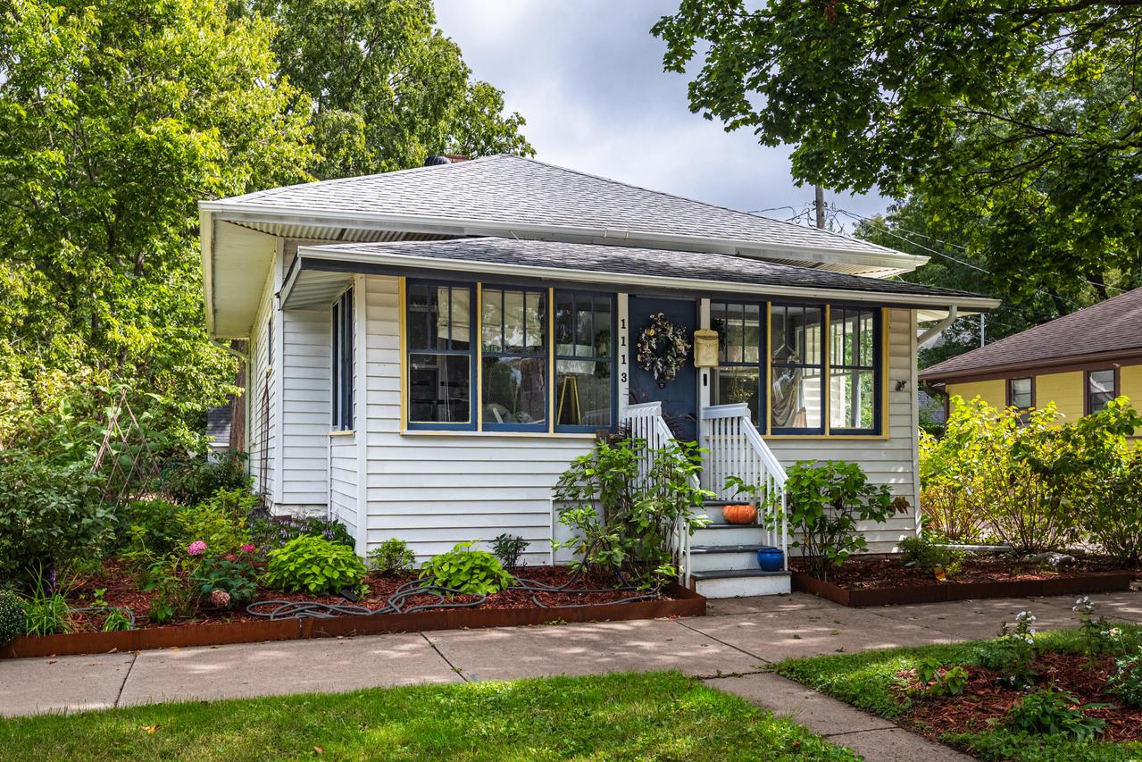 1113 S 13th St, La Crosse, WI 54601