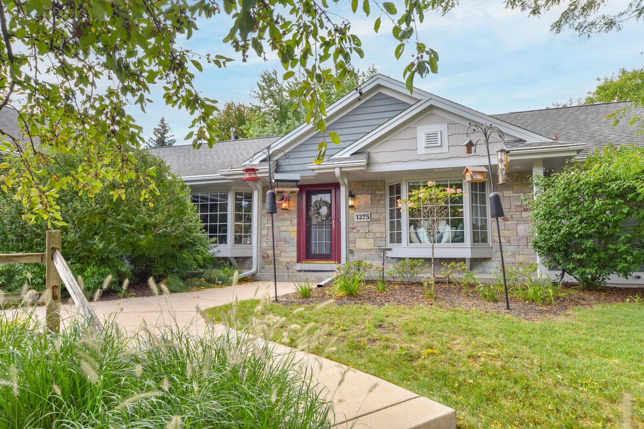 1275 Ridge Rd, Brookfield, WI 53186