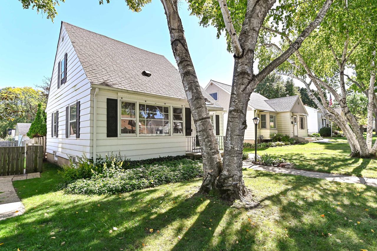 2762 N 82nd St, Milwaukee, WI 53222