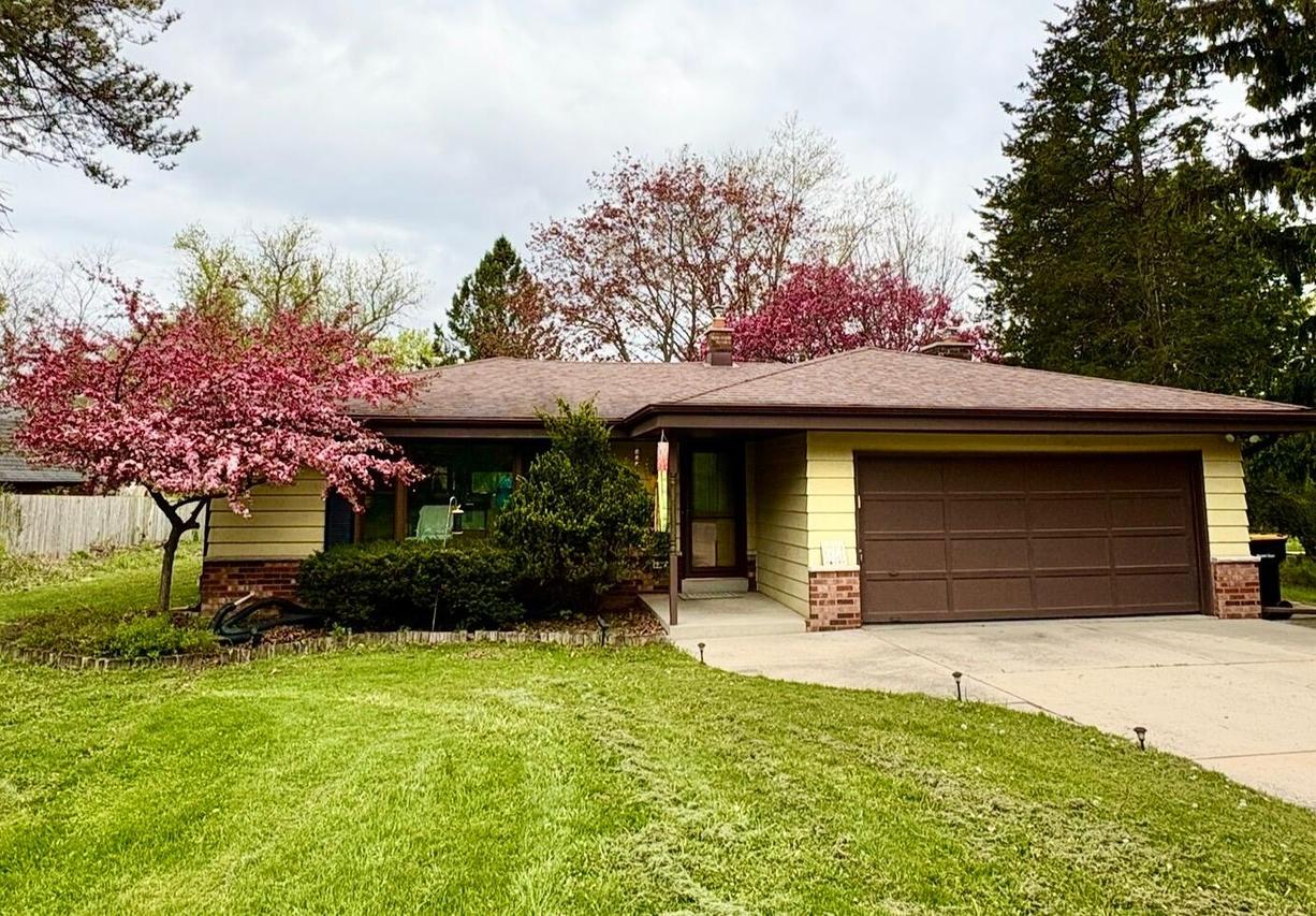 8333 N Cedarburg Rd, Brown Deer, WI 53209
