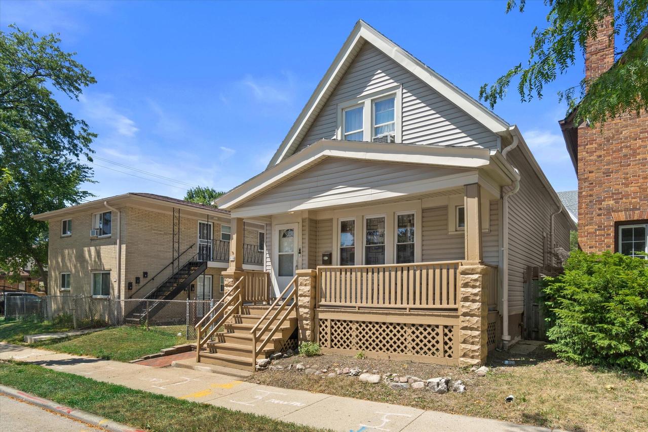 806 Lapham Blvd, Milwaukee, WI 53204