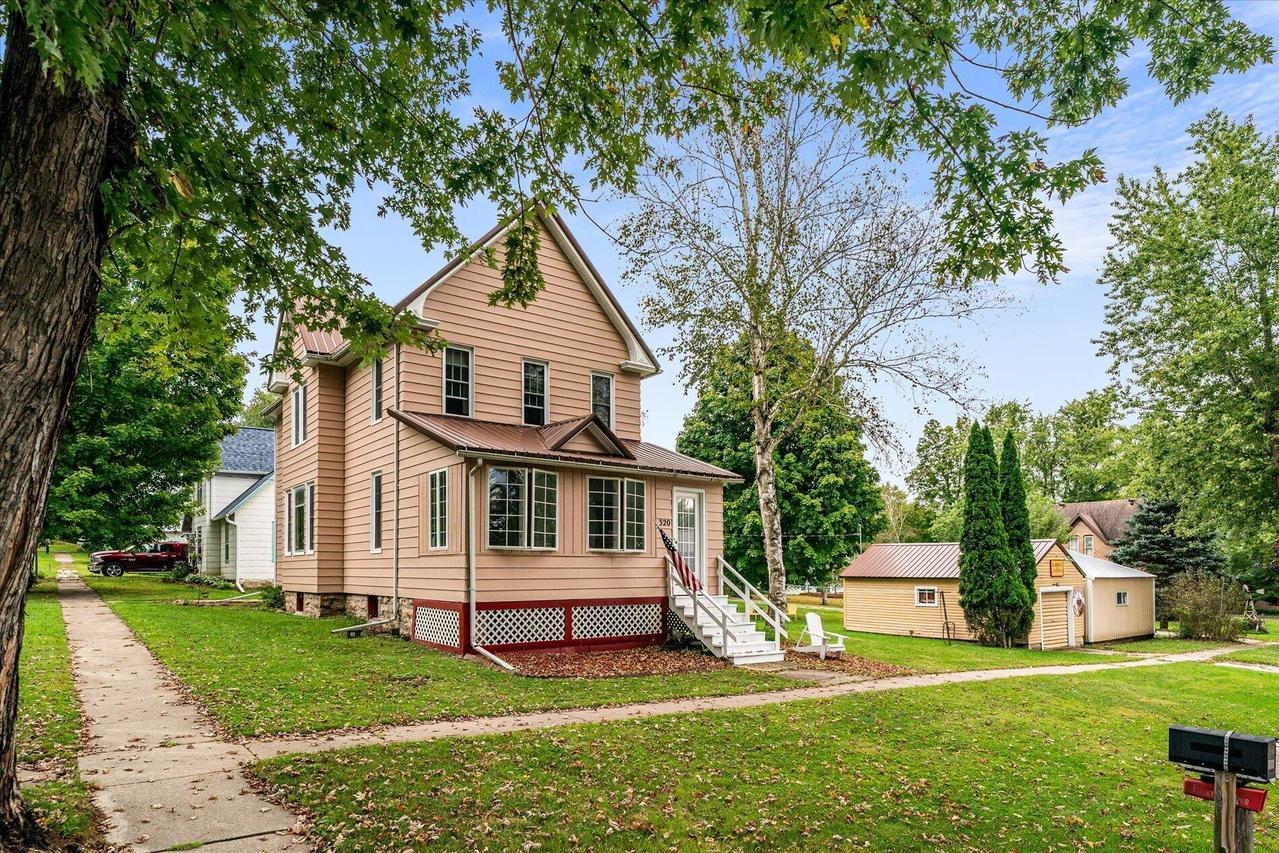 320 N Bird St, La Farge, WI 54639