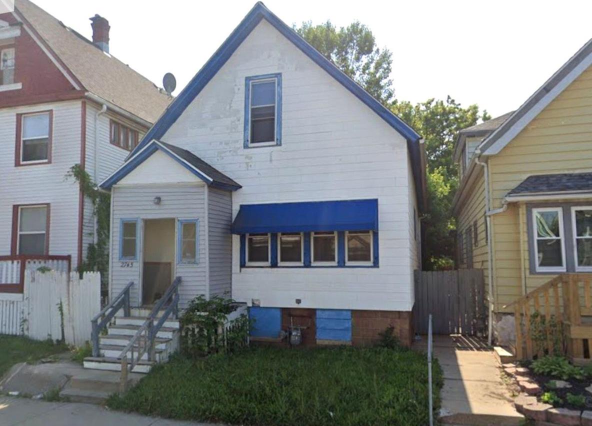 2745 N Holton St, Milwaukee, WI 53212