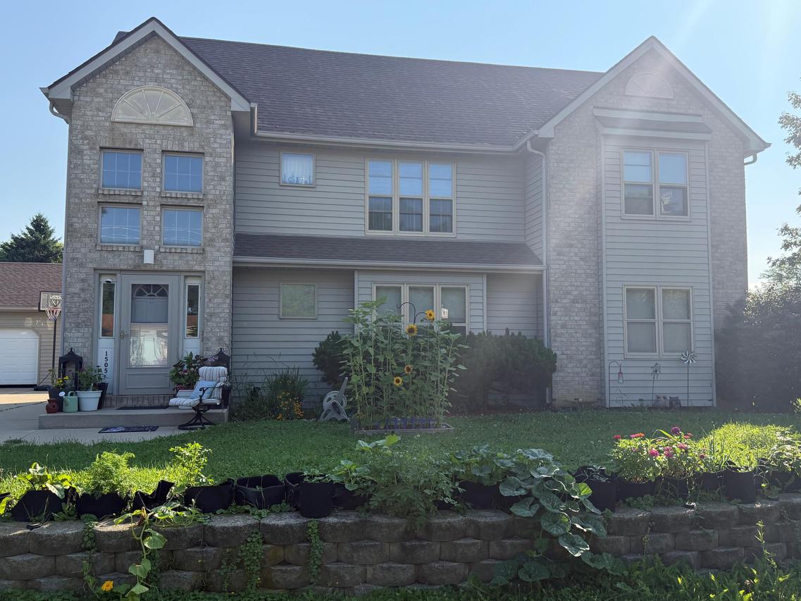 1505 Oxford Ln #1507, Mount Pleasant, WI 53406