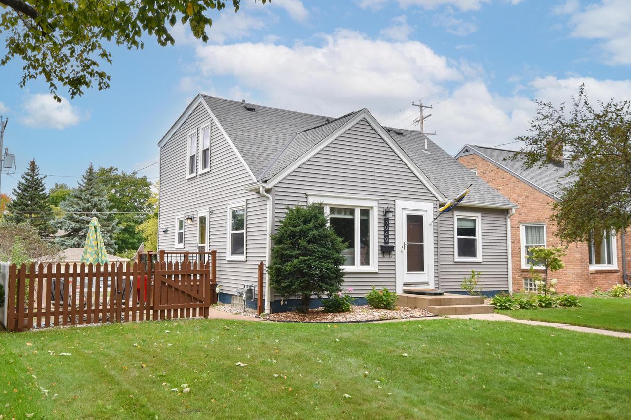 3049 N 90th St, Milwaukee, WI 53222