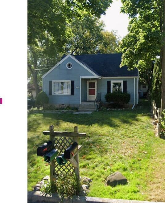 11725 W Courtland Ave., Wauwatosa, WI 53225