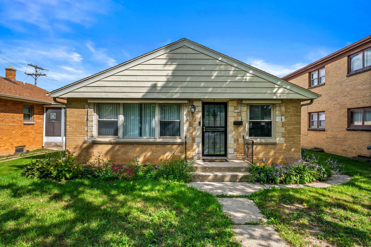 5168 N 68th St, Milwaukee, WI 53218