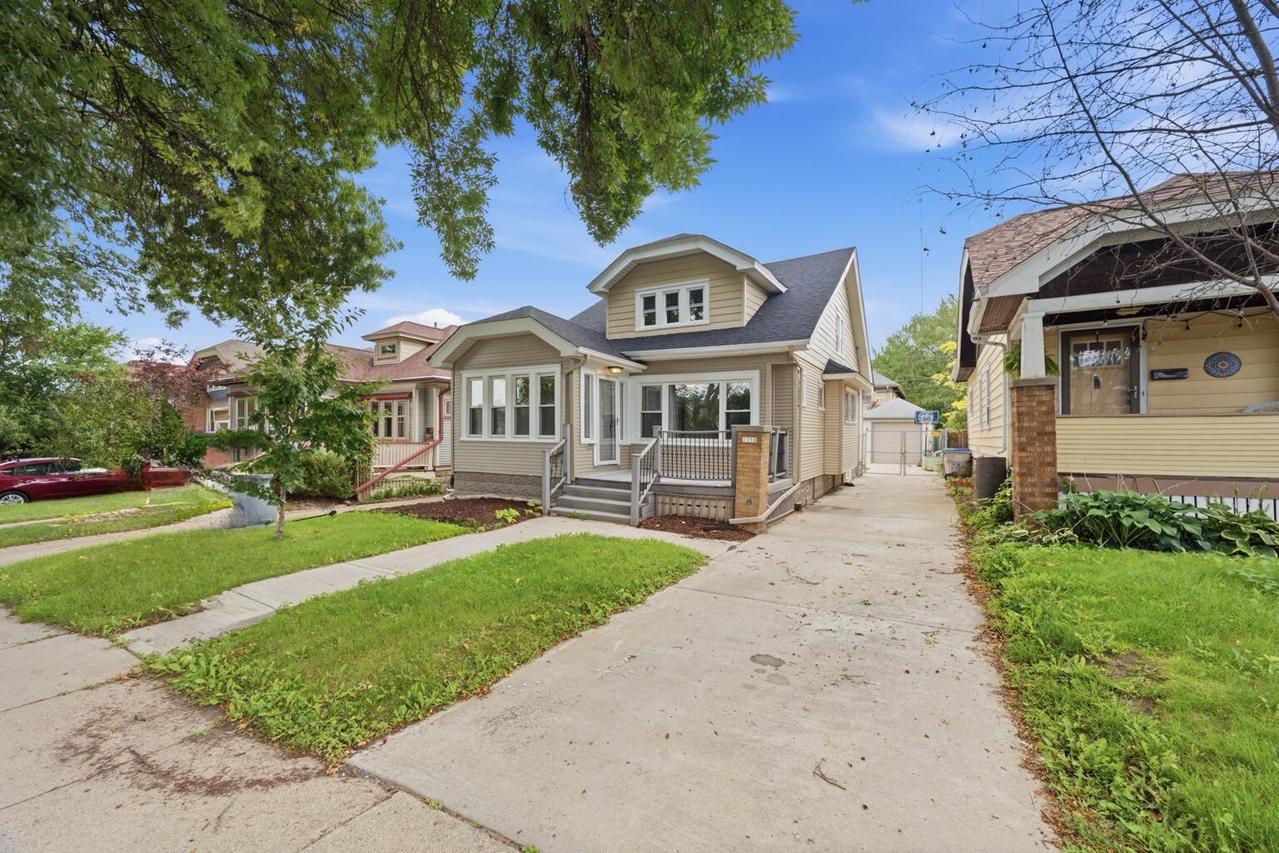 1350 N 55th St, Milwaukee, WI 53208