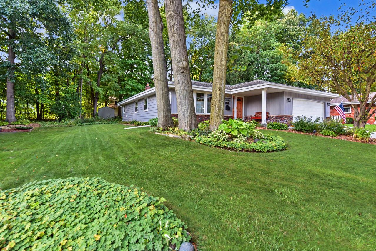 5879 Ramona Dr, Greendale, WI 53129