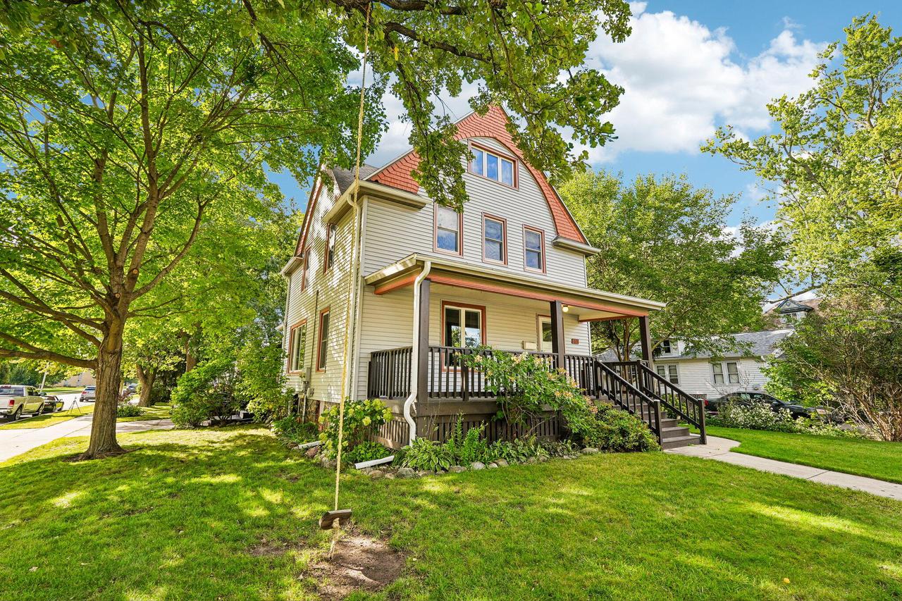 530 S Main St #530A, Oconomowoc, WI 53066