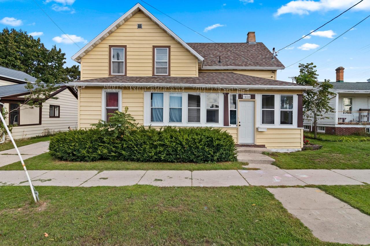 1606 20th St, Two Rivers, WI 54241