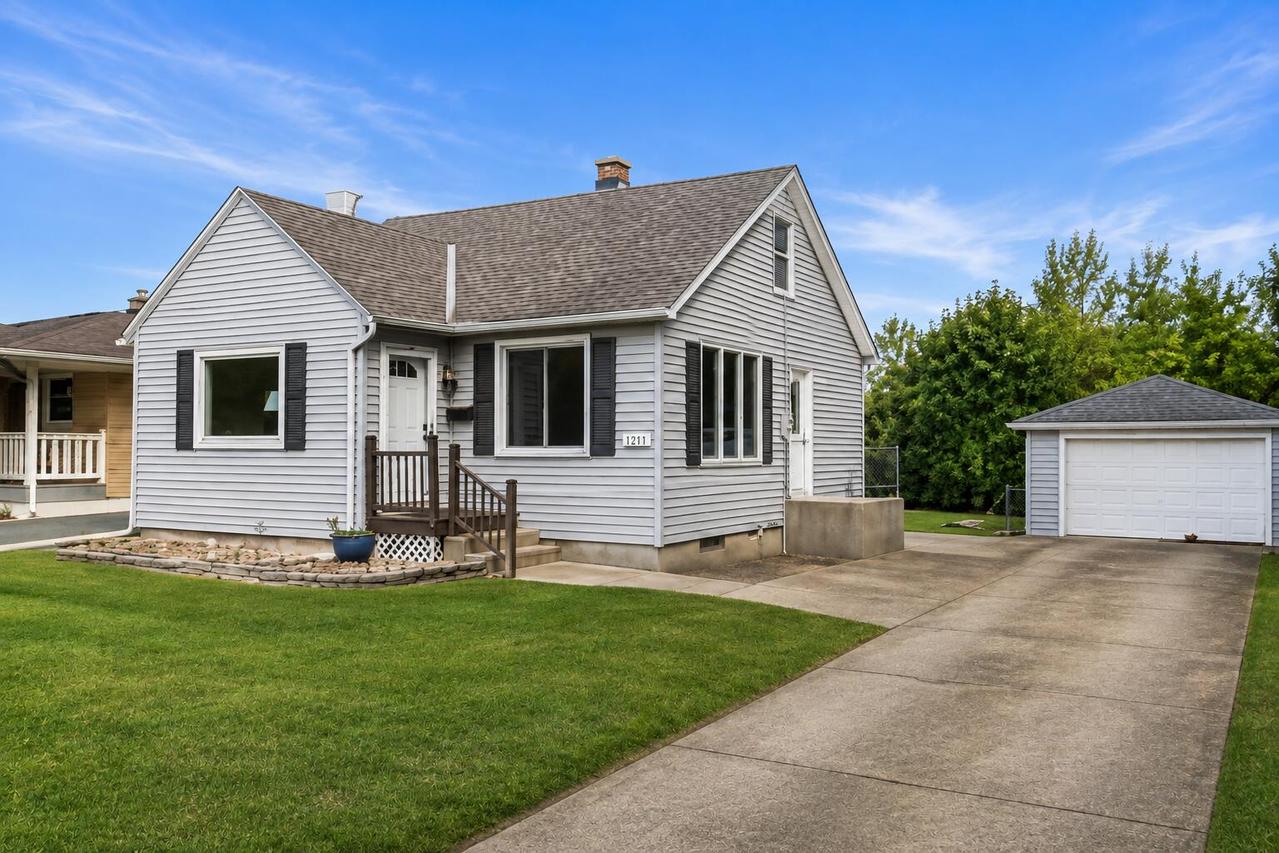 3640 S 87th St, Milwaukee, WI 53228