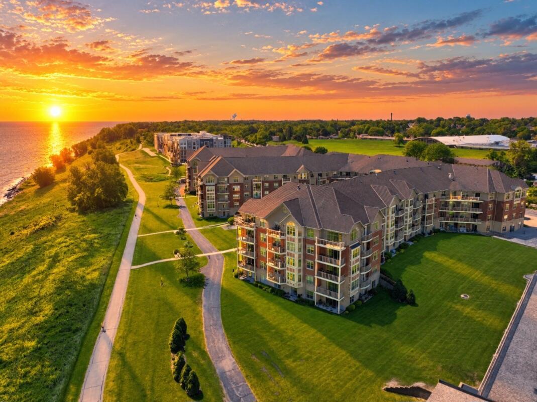4120 S Lake Dr #C355, Saint Francis, WI 53235