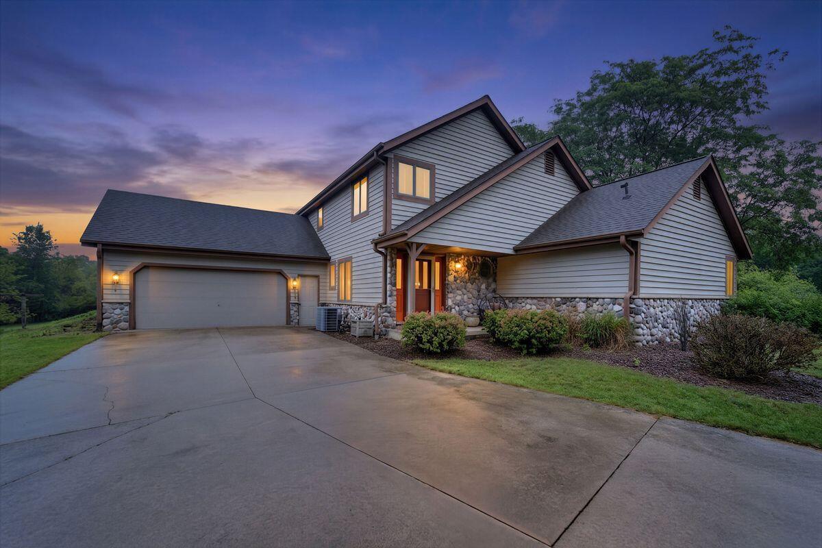 6976 Druid Lake, Erin, WI 53027