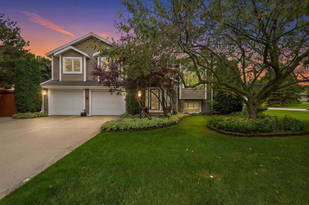 5337 Bluebell Ct, Sheboygan, WI 53083