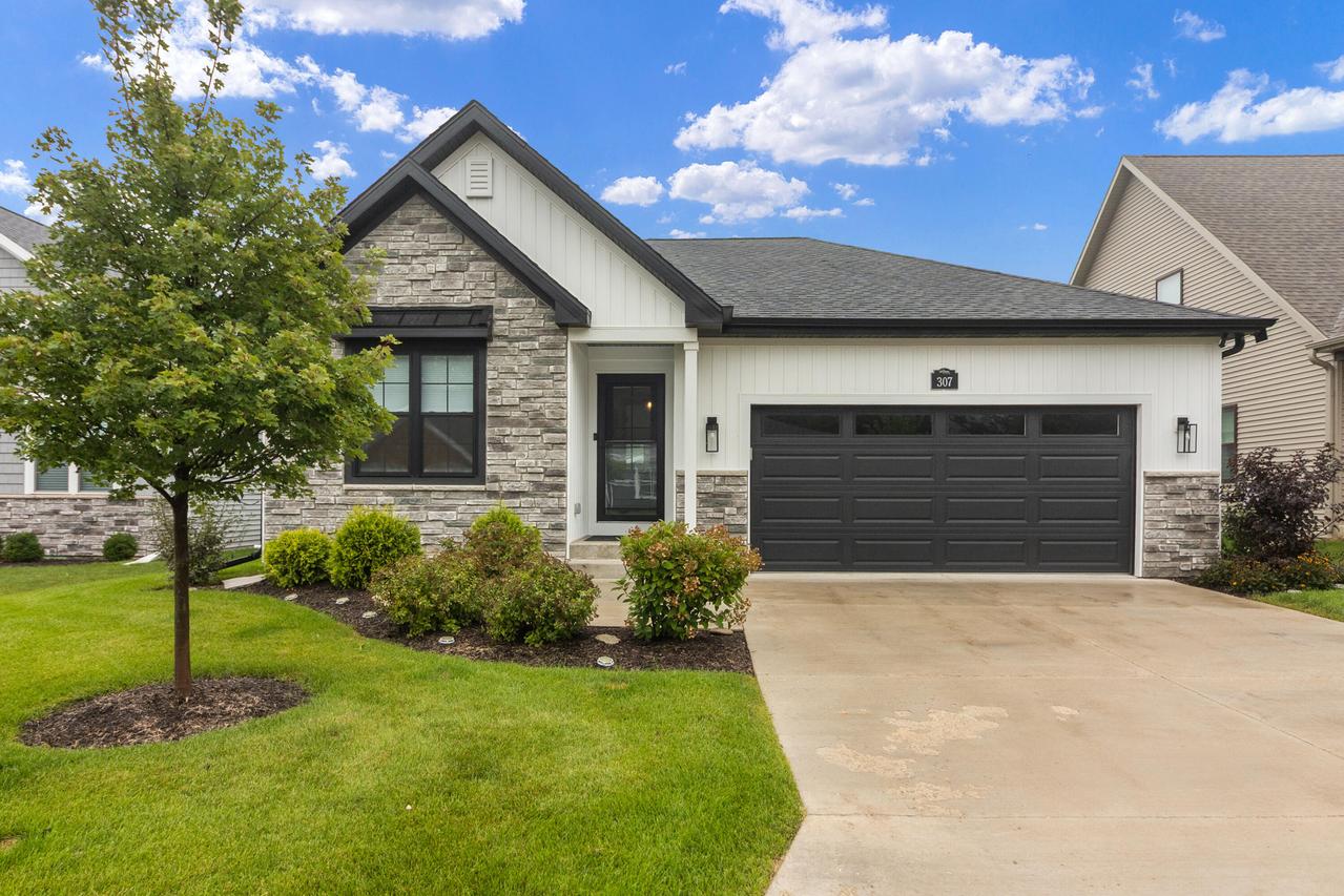 307 Evan Dr, Lake Geneva, WI 53147