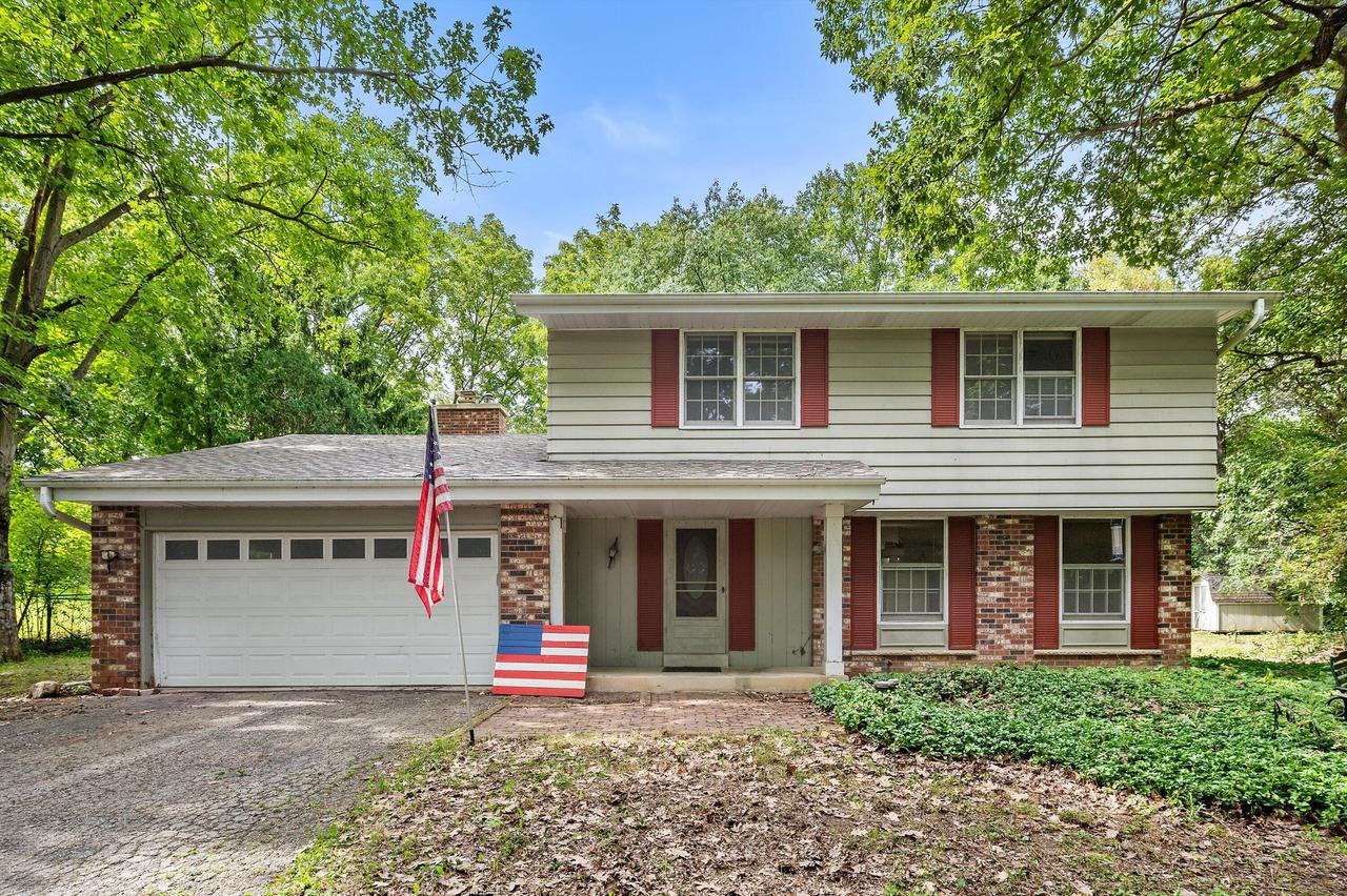 N10W27463 Rolling Ridge, Pewaukee, WI 53188