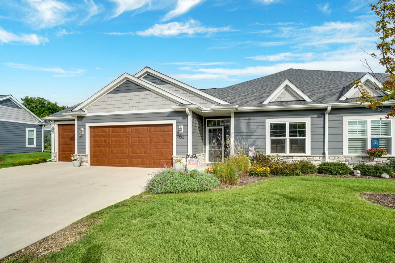135 Phantom Lake, Mukwonago, WI 53149