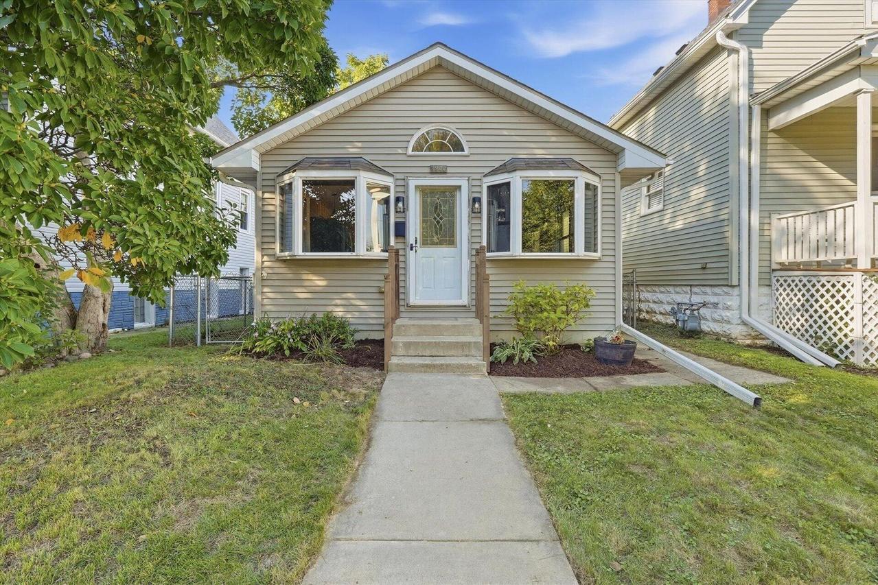 3940 E Underwood Ave, Cudahy, WI 53110