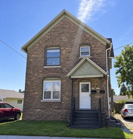 1015 Hamilton St, Manitowoc, WI 54220