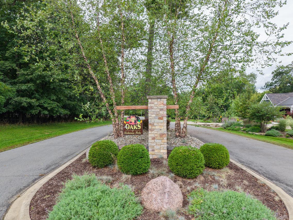 6354 Oak Valley, Delavan, WI 53115