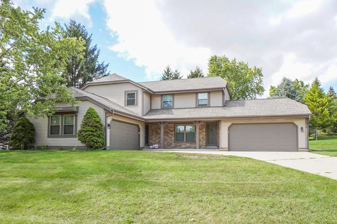 399 Willow Grove #397, Pewaukee, WI 53072