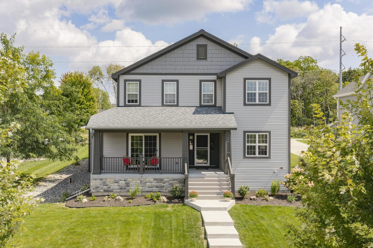 466 Bleeker St, Delafield, WI 53018