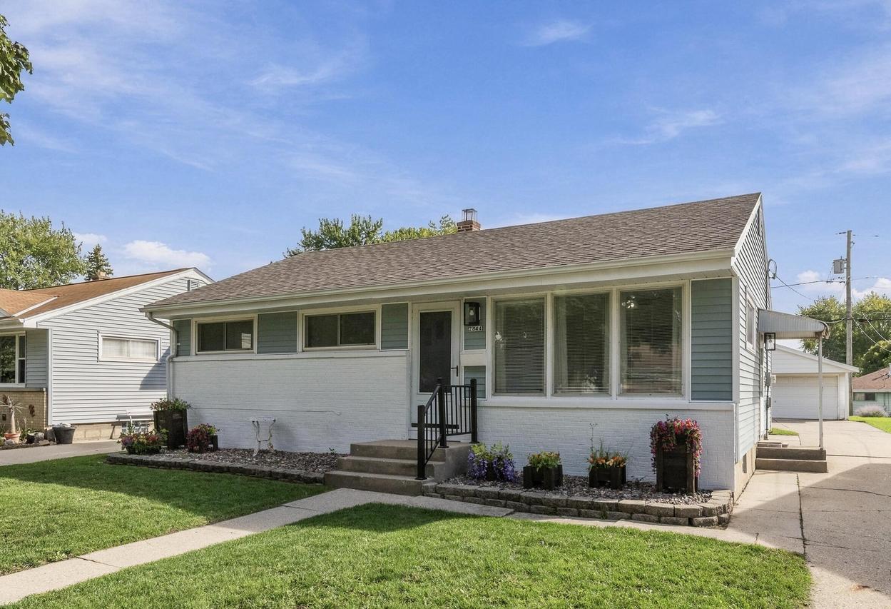 2844 S 67th St, Milwaukee, WI 53219